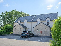 Spacious Stay for Two Near Vannes