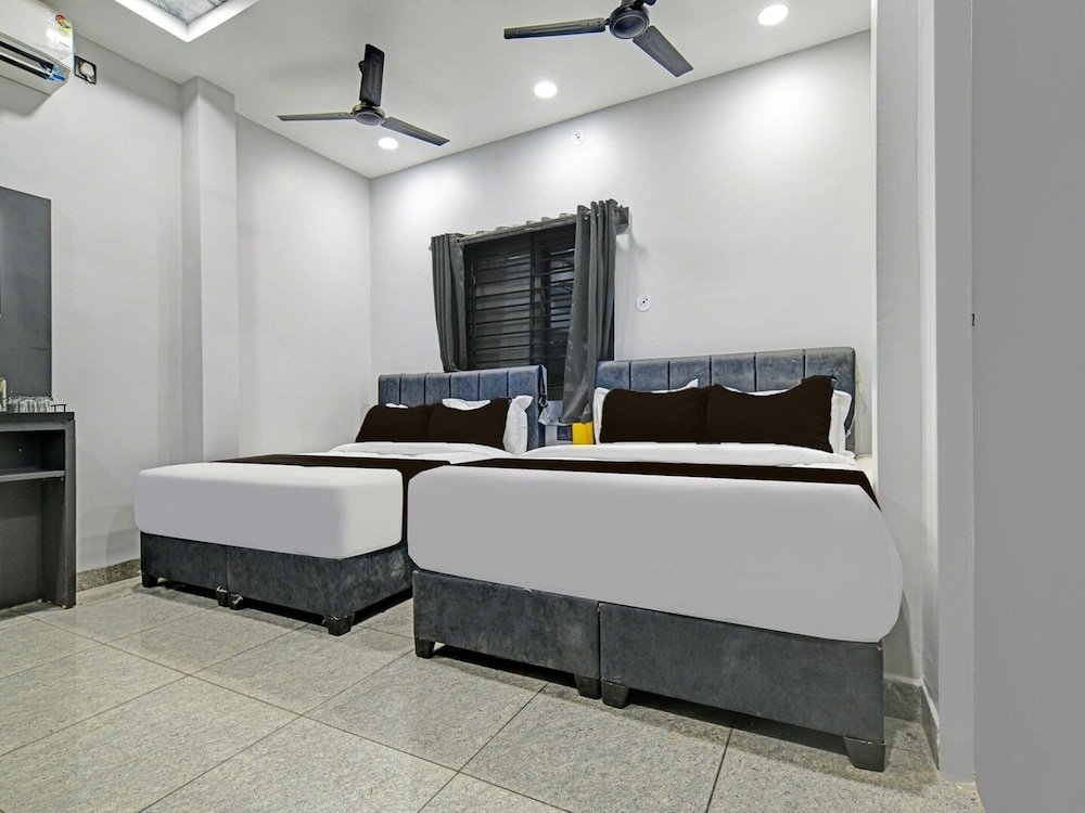 Deluxe Hotel Maharana Pratap