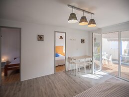 Large 8-person Villa Near Ocean