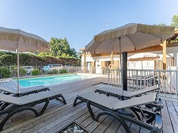 Chic Family Flat With Heated Pool