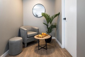 MiraFlores Suites Hotel