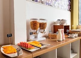MiraFlores Suites Hotel
