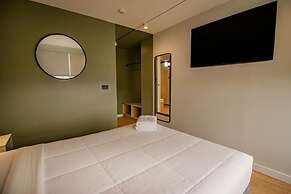MiraFlores Suites Hotel