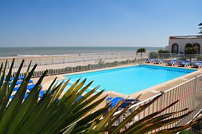 Beachside Apartment for Four