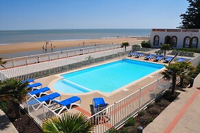 Beachside Apartment for Four