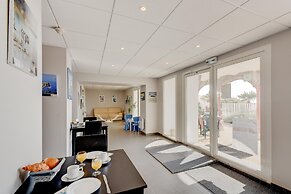 Beachside Apartment for Four