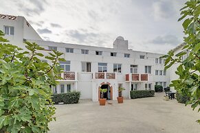 Beachside Apartment for Four