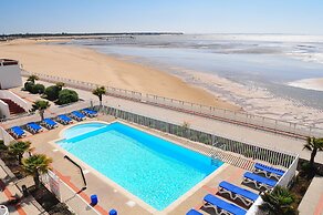 Beachside Apartment for Four