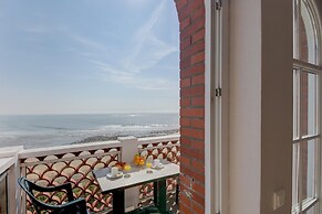 Beachside Apartment for Four