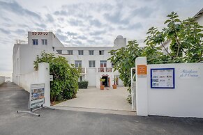 Beachside Apartment for Four