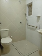 Adele Hotel
