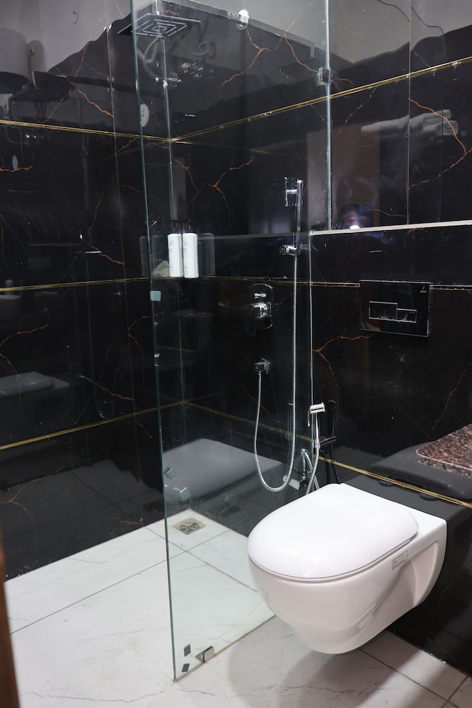 Manjushree Hotel & Resort