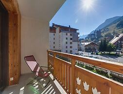 Snowfront Stay for Four Guests