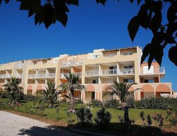 Golfside Coastal Apartment With Terrace