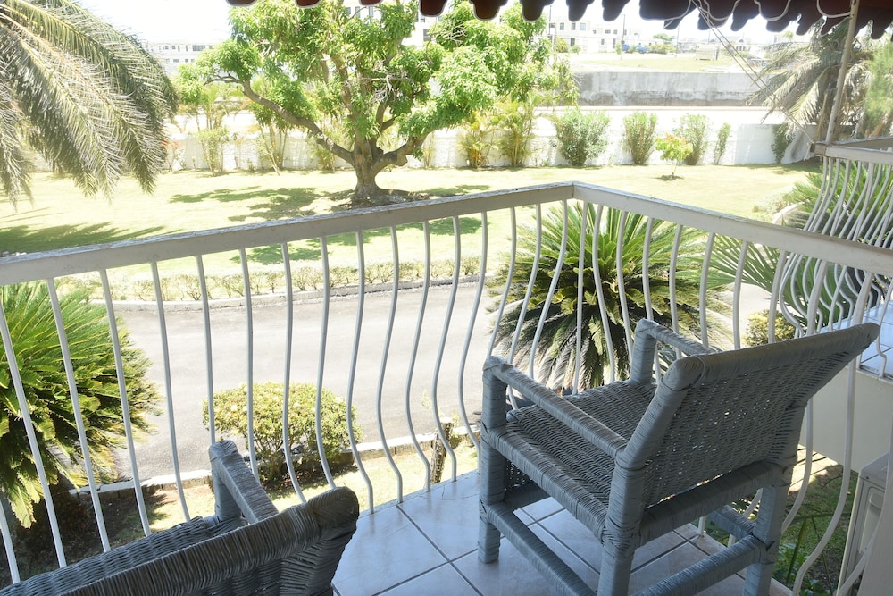 Tamarind Tree Hotel