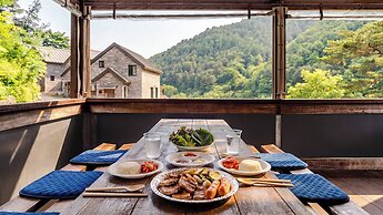 Gapyeong The Hill Pool Villa