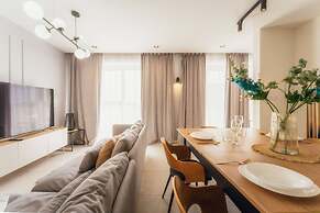 Luxury Penthouse Jacuzzi BBQ Terrace Pool Table