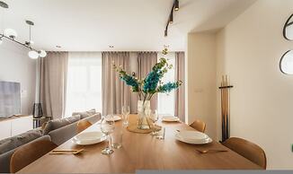Luxury Penthouse Jacuzzi BBQ Terrace Pool Table
