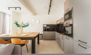 Luxury Penthouse Jacuzzi BBQ Terrace Pool Table