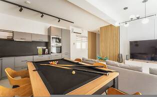 Luxury Penthouse Jacuzzi BBQ Terrace Pool Table