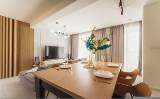 Luxury Penthouse Jacuzzi BBQ Terrace Pool Table