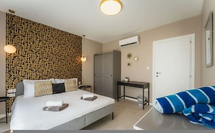 Luxury Penthouse Jacuzzi BBQ Terrace Pool Table
