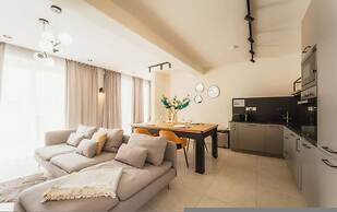 Luxury Penthouse Jacuzzi BBQ Terrace Pool Table