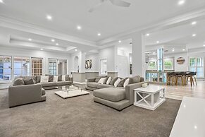 Spacious 7-bed Family Home in Chapel Hill