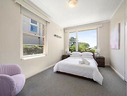 Spacious Family Home With Iconic Views