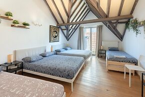 Temple Triplex Spacious Apartment