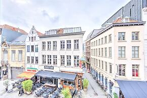 Temple Triplex Spacious Apartment