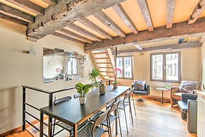 Temple Triplex Spacious Apartment