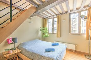 Temple Triplex Spacious Apartment