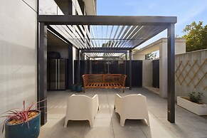 Stylish 1-bed Retreat in Braddon