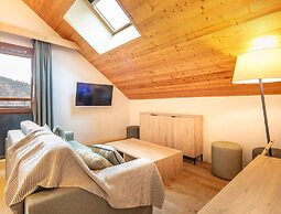 Mountain Stay Pool and Sauna