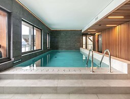Mountain Stay Pool and Sauna