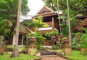 Baan Orapin Heritage Bed and Breakfast