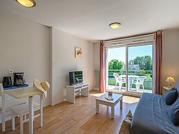 Cozy Apartment Stay Near Vannes