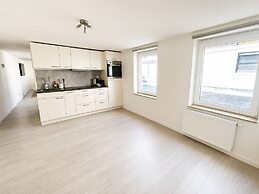 Central Ghent 2 Rooms With Shared LR