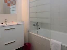 Spacious 8-guests Holiday Apartment