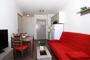 Spacious 8-guests Holiday Apartment