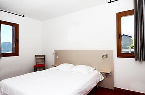 Spacious 8-guests Holiday Apartment