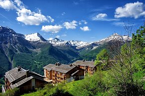 Spacious Mountain Retreat for 8