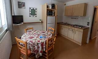 Stay With Pool in Lelex