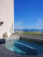 Eteo Santorini Luxury Suites