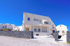 Eteo Santorini Luxury Suites