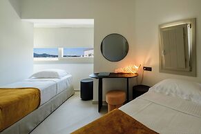 Eteo Santorini Luxury Suites