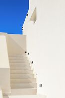 Eteo Santorini Luxury Suites