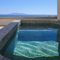 Eteo Santorini Luxury Suites