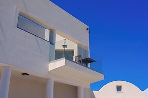 Eteo Santorini Luxury Suites